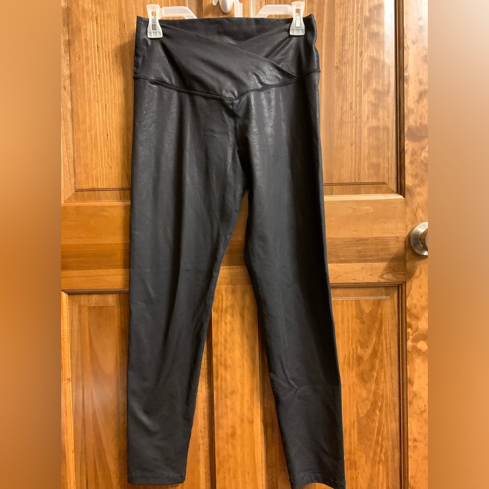 Women’s offline by Aerie size large black leggings high wasted cross over